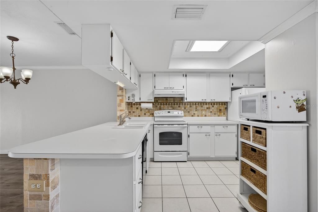 На продажу: $145,000 (2 спален, 2 ванн, 1044 Квадратных фут)