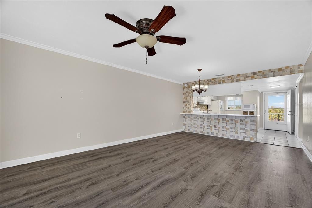 На продажу: $145,000 (2 спален, 2 ванн, 1044 Квадратных фут)