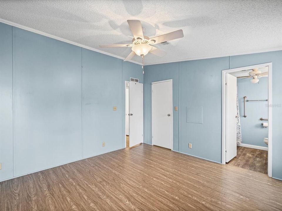 For Sale: $188,000 (2 beds, 2 baths, 1156 Square Feet)