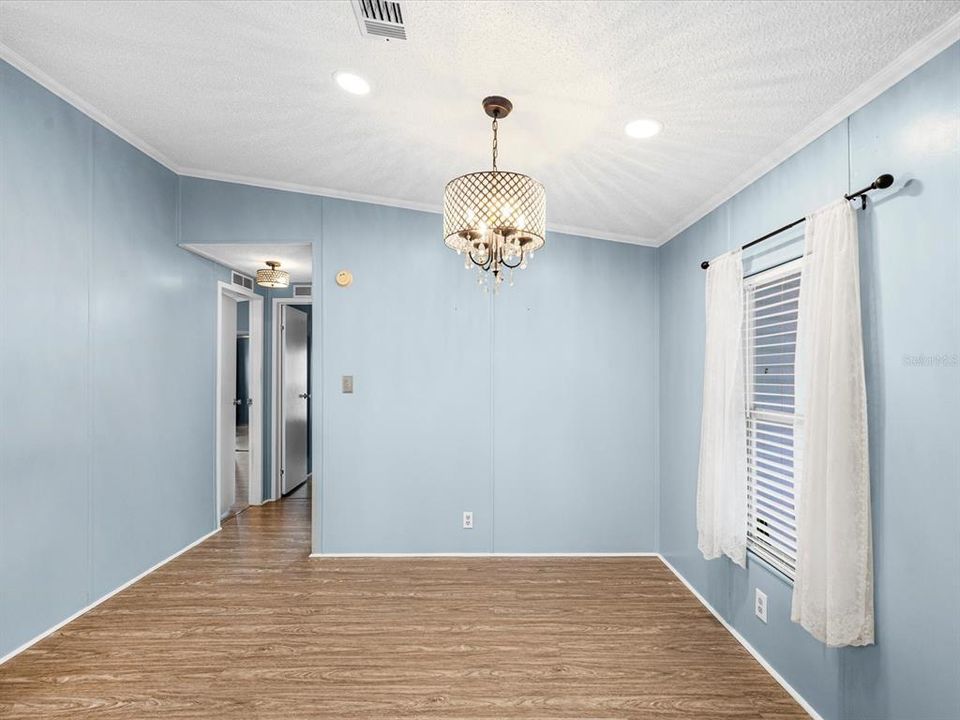 For Sale: $188,000 (2 beds, 2 baths, 1156 Square Feet)