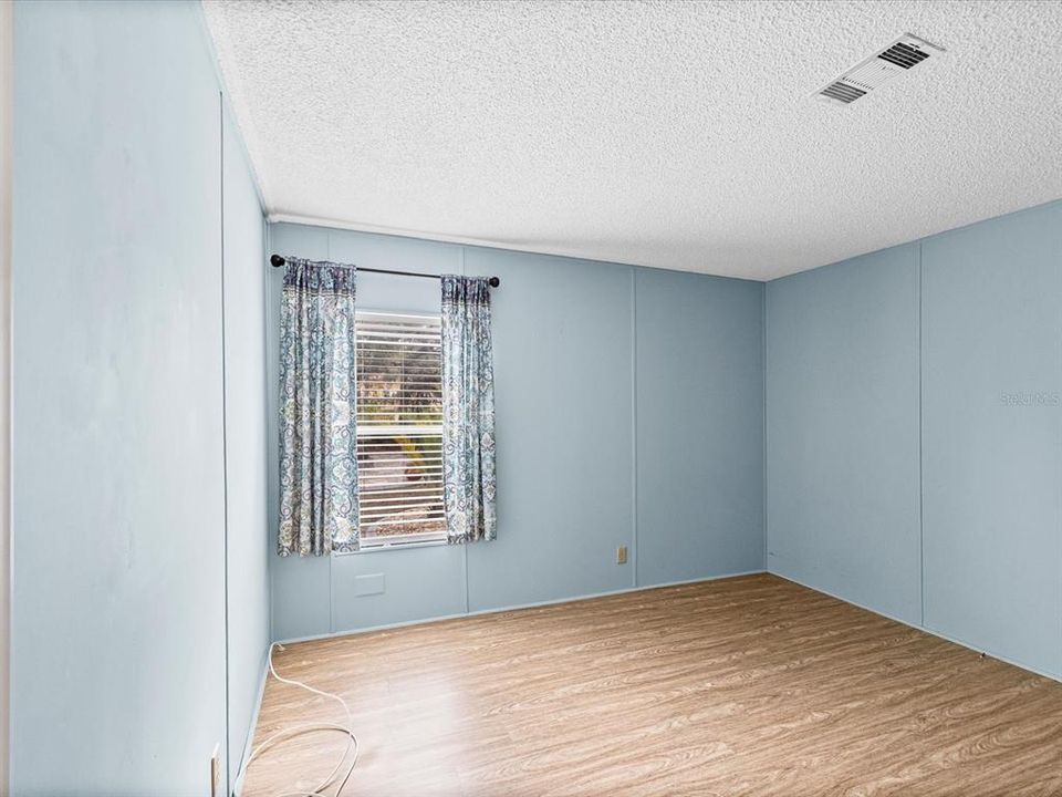 For Sale: $188,000 (2 beds, 2 baths, 1156 Square Feet)