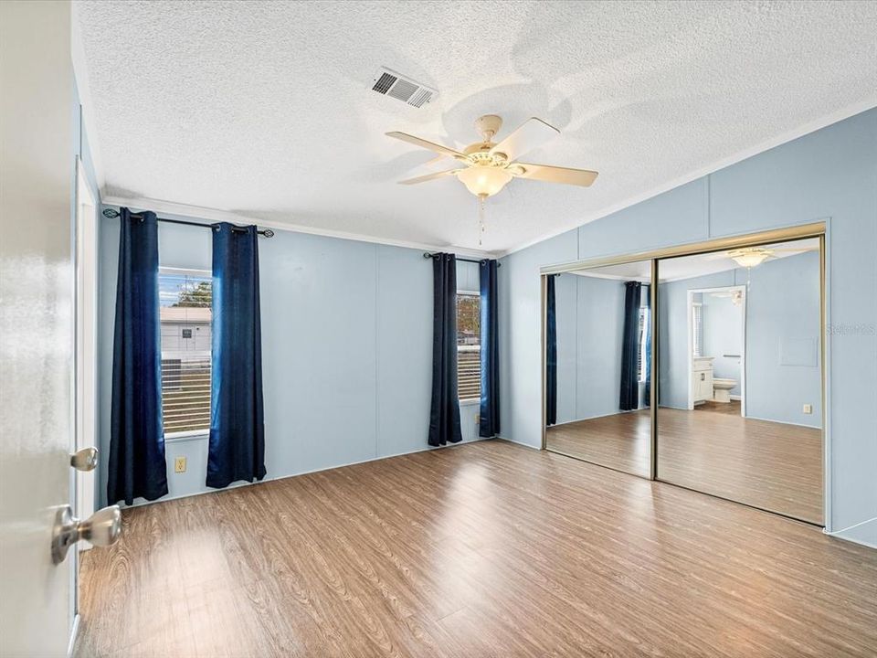 For Sale: $188,000 (2 beds, 2 baths, 1156 Square Feet)