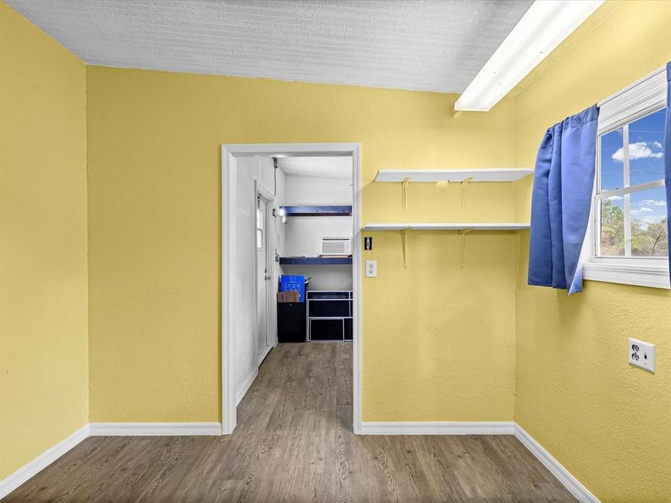 For Sale: $188,000 (2 beds, 2 baths, 1156 Square Feet)