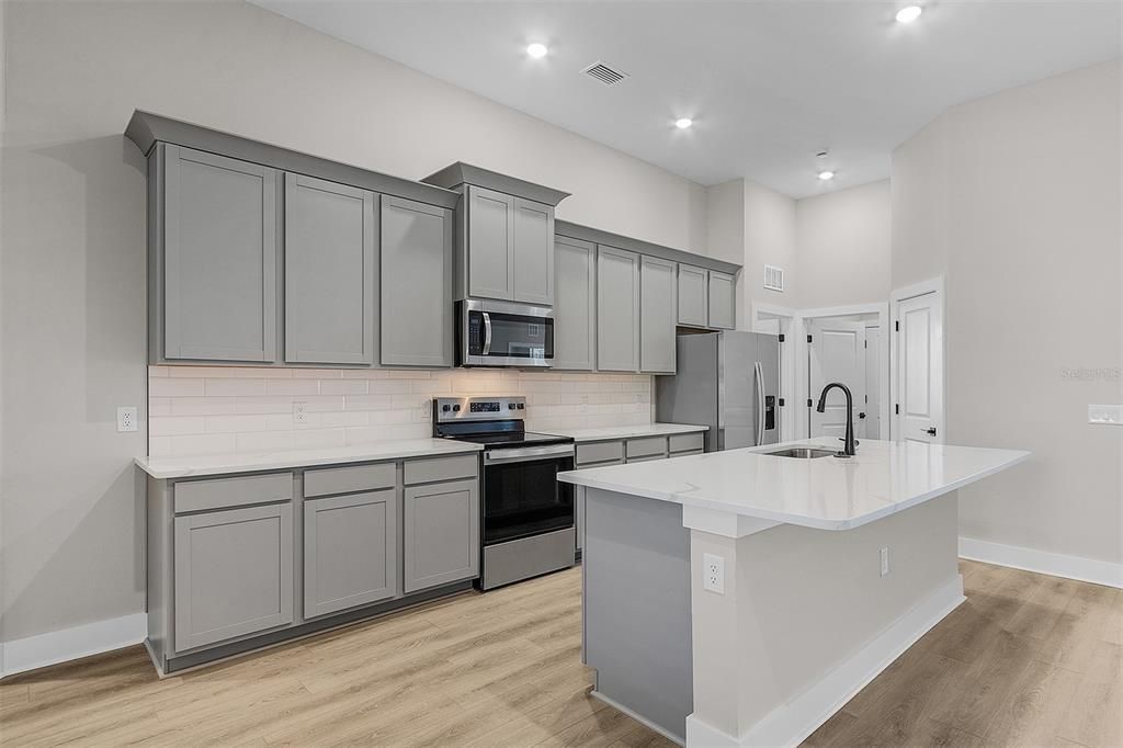 For Sale: $439,900 (4 beds, 3 baths, 2207 Square Feet)