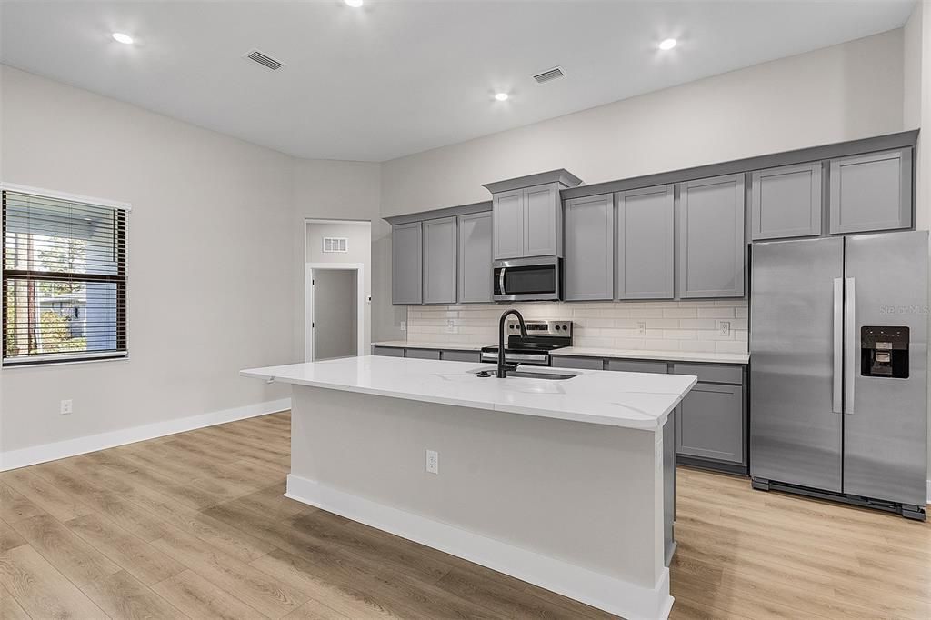 For Sale: $439,900 (4 beds, 3 baths, 2207 Square Feet)