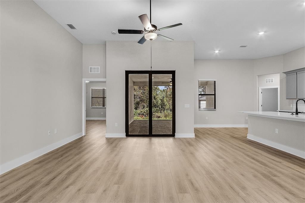 For Sale: $439,900 (4 beds, 3 baths, 2207 Square Feet)