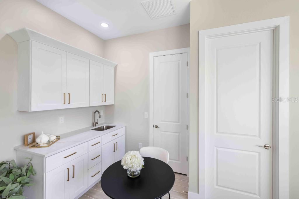 En Venta: $599,000 (4 camas, 3 baños, 1855 Pies cuadrados)