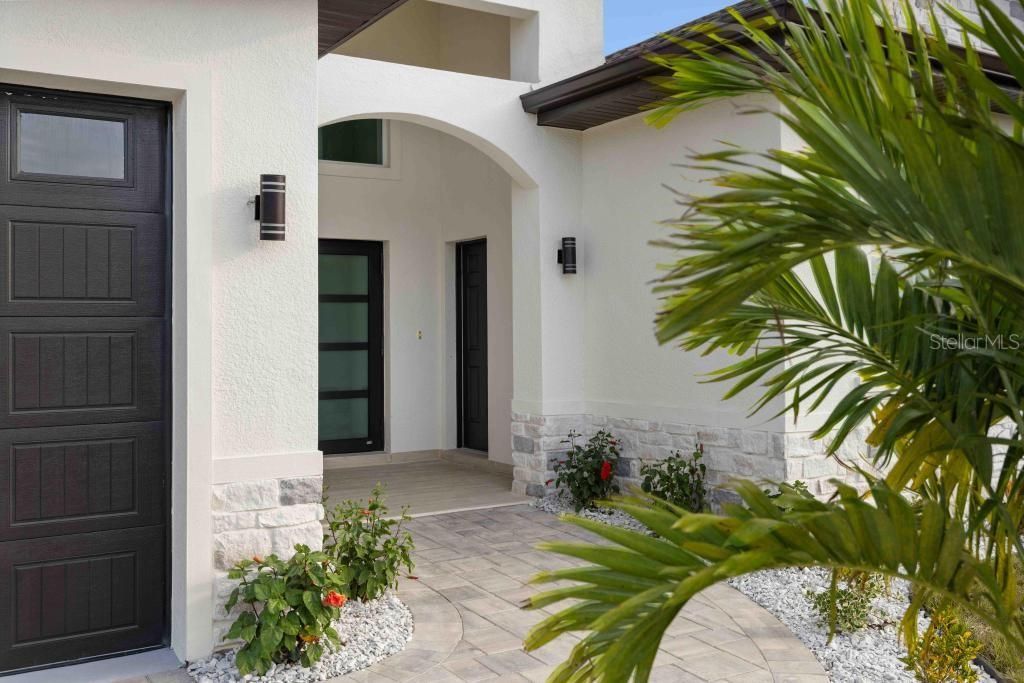 En Venta: $599,000 (4 camas, 3 baños, 1855 Pies cuadrados)