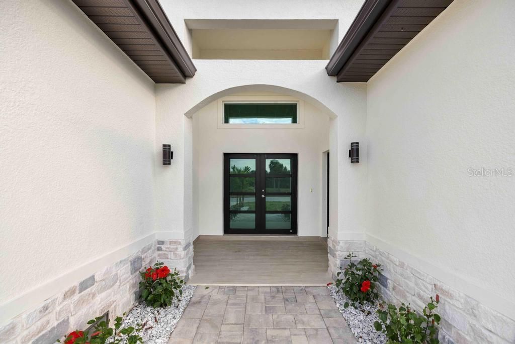 En Venta: $599,000 (4 camas, 3 baños, 1855 Pies cuadrados)