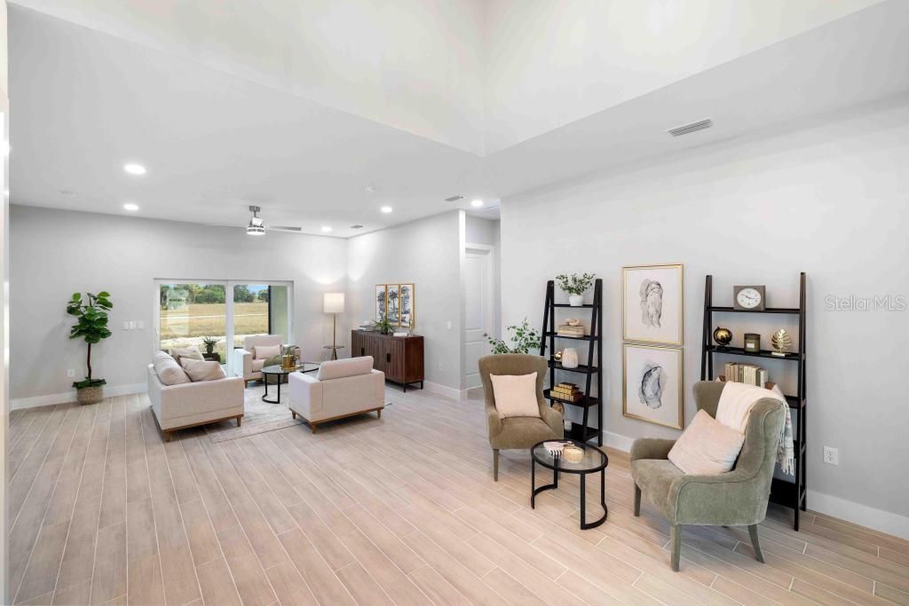 En Venta: $599,000 (4 camas, 3 baños, 1855 Pies cuadrados)