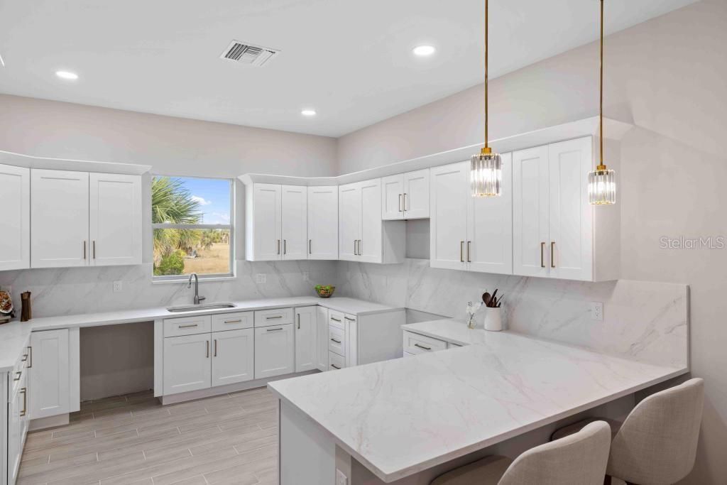 En Venta: $599,000 (4 camas, 3 baños, 1855 Pies cuadrados)