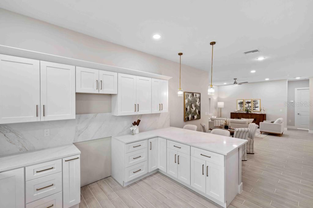 En Venta: $599,000 (4 camas, 3 baños, 1855 Pies cuadrados)