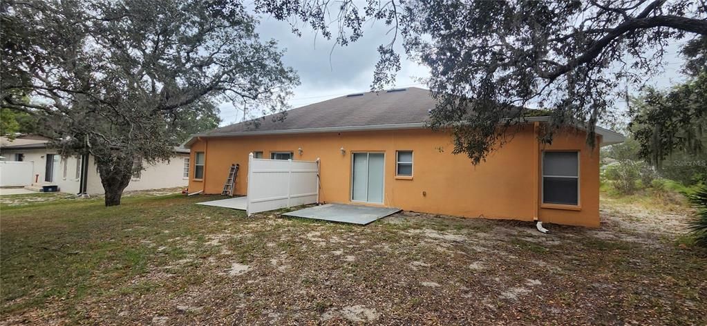 待售: $400,000 (8 贝兹, 0 浴室, 2152 平方英尺)