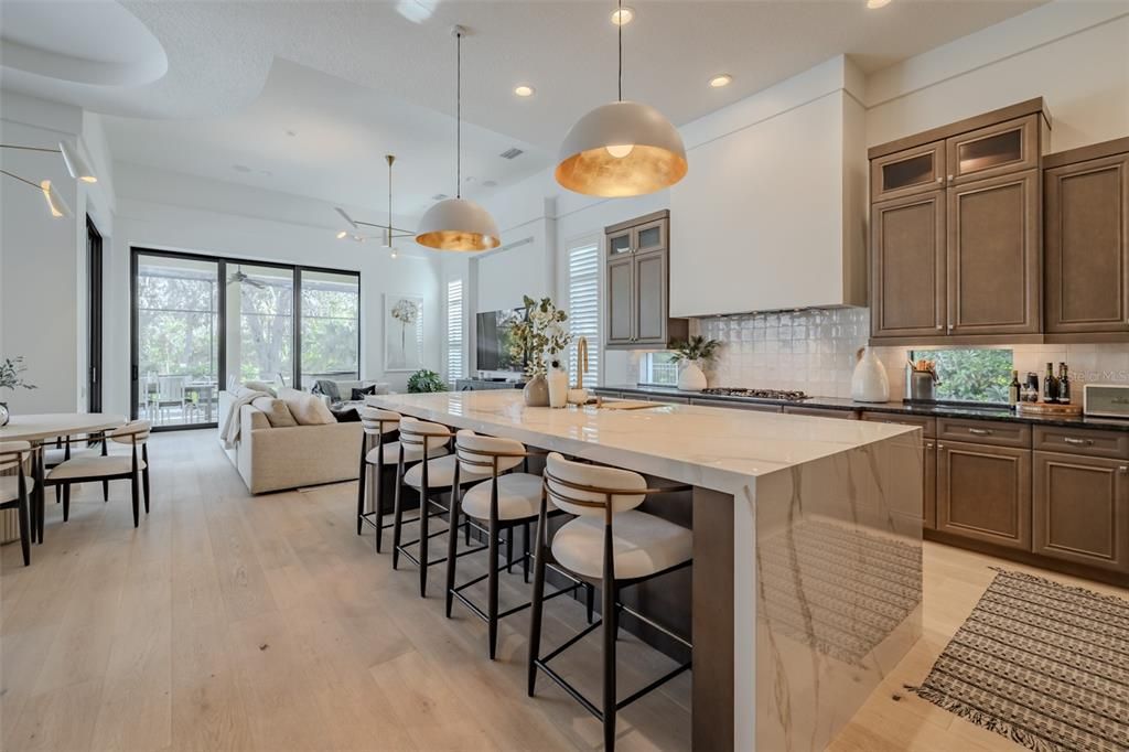 Activo con contrato: $1,695,000 (5 camas, 5 baños, 4760 Pies cuadrados)