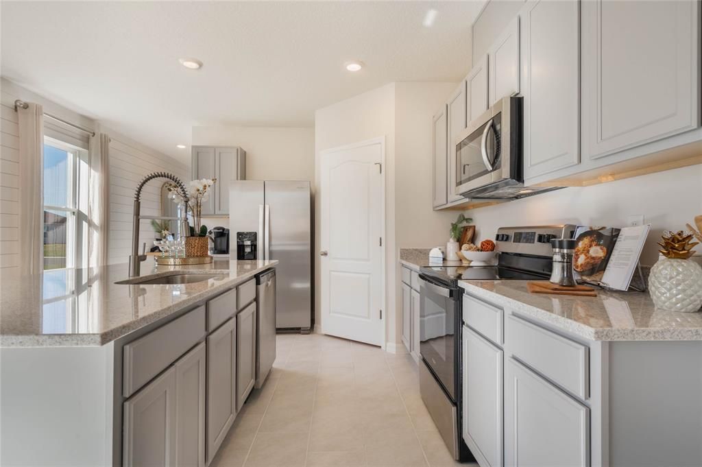 En Venta: $277,990 (4 camas, 2 baños, 1665 Pies cuadrados)