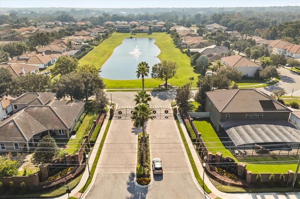 Activo con contrato: $874,900 (4 camas, 4 baños, 3142 Pies cuadrados)