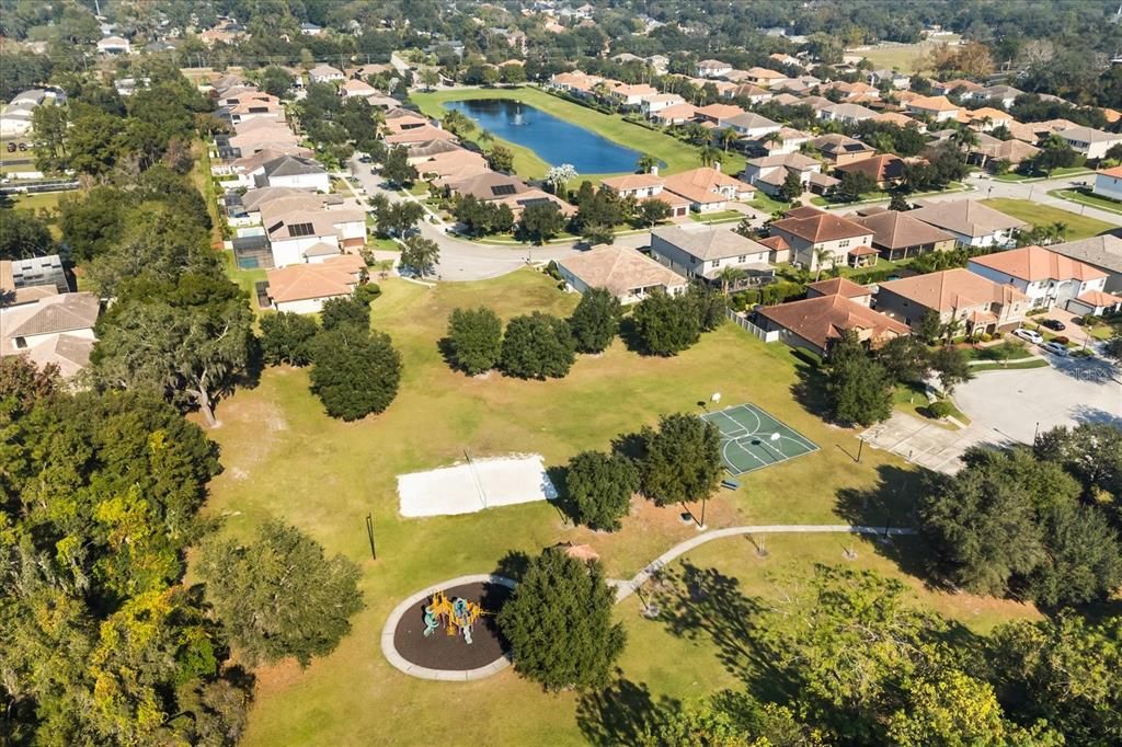 Activo con contrato: $874,900 (4 camas, 4 baños, 3142 Pies cuadrados)