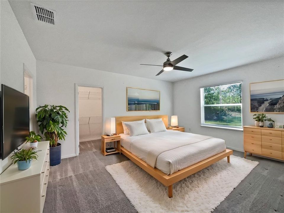 For Sale: $317,000 (4 beds, 2 baths, 2039 Square Feet)