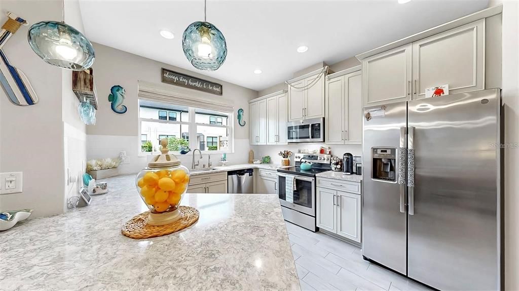 For Rent: $2,300 (3 beds, 2 baths, 1908 Square Feet)