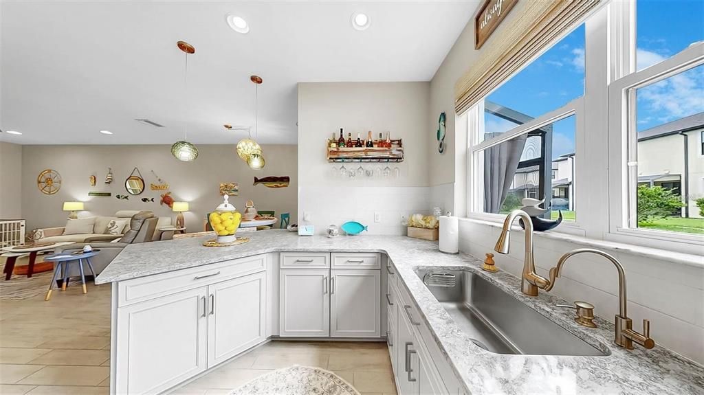 For Rent: $2,300 (3 beds, 2 baths, 1908 Square Feet)