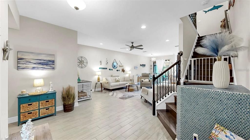 For Rent: $2,300 (3 beds, 2 baths, 1908 Square Feet)