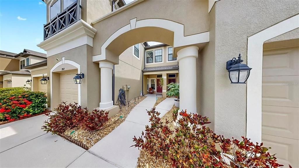 For Rent: $2,300 (3 beds, 2 baths, 1908 Square Feet)