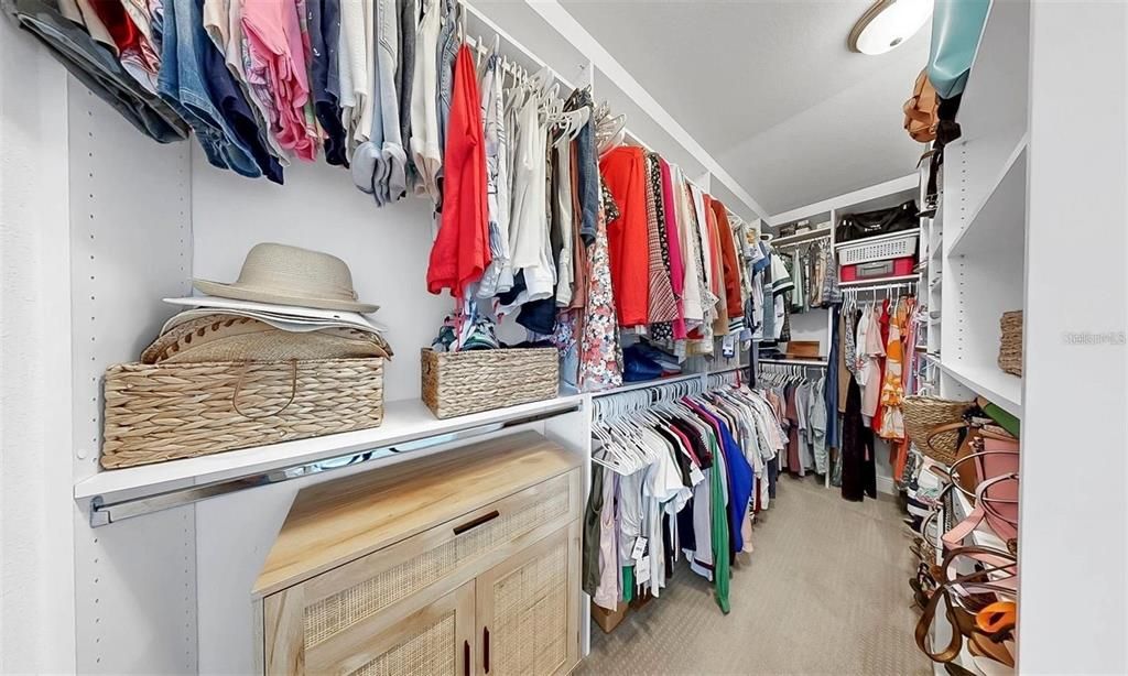 For Rent: $2,300 (3 beds, 2 baths, 1908 Square Feet)