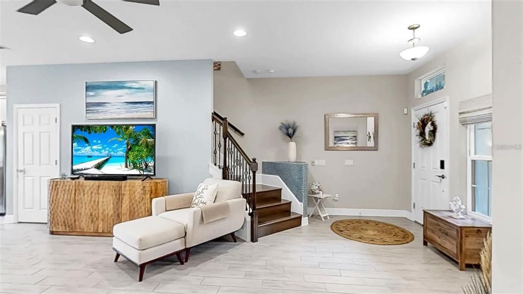 For Rent: $2,300 (3 beds, 2 baths, 1908 Square Feet)