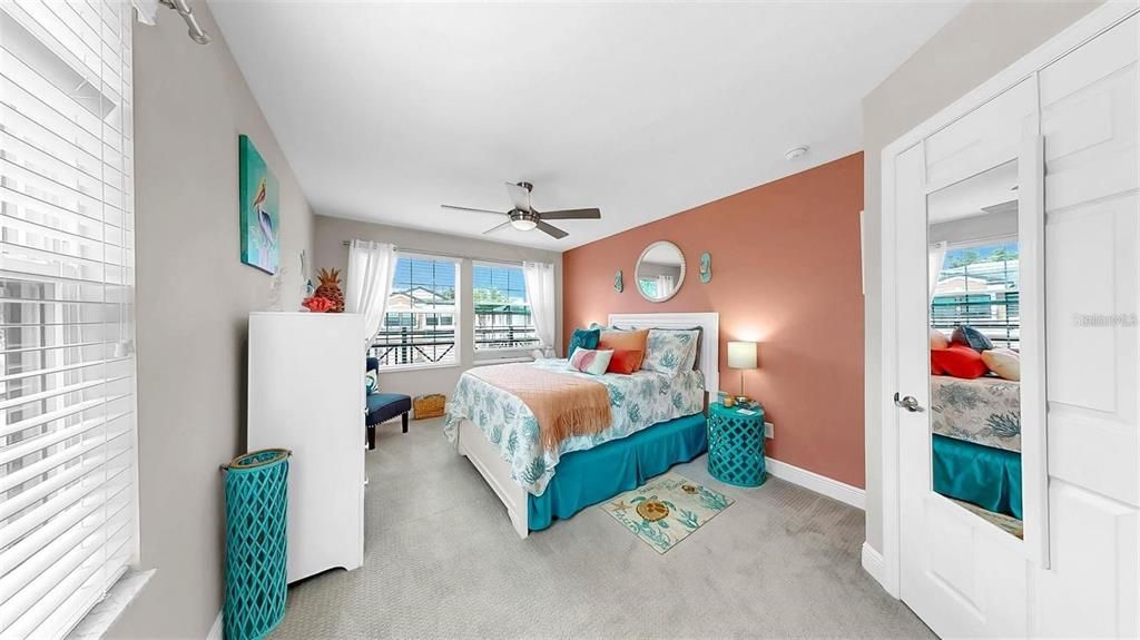 For Rent: $2,300 (3 beds, 2 baths, 1908 Square Feet)