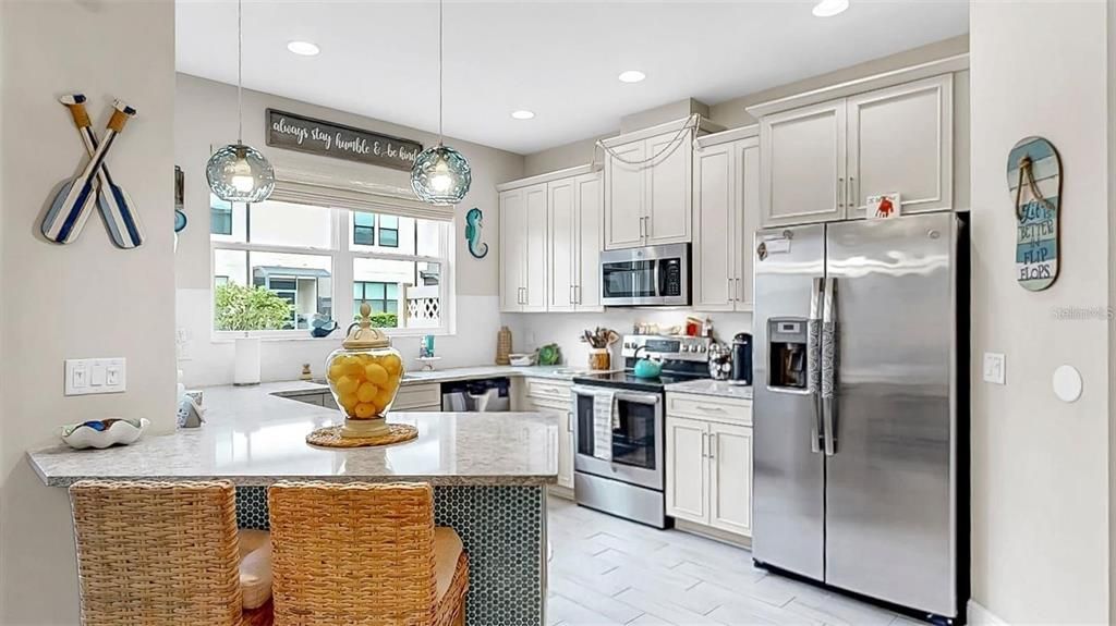 For Rent: $2,300 (3 beds, 2 baths, 1908 Square Feet)