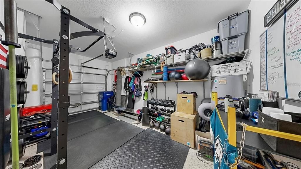 For Rent: $2,300 (3 beds, 2 baths, 1908 Square Feet)