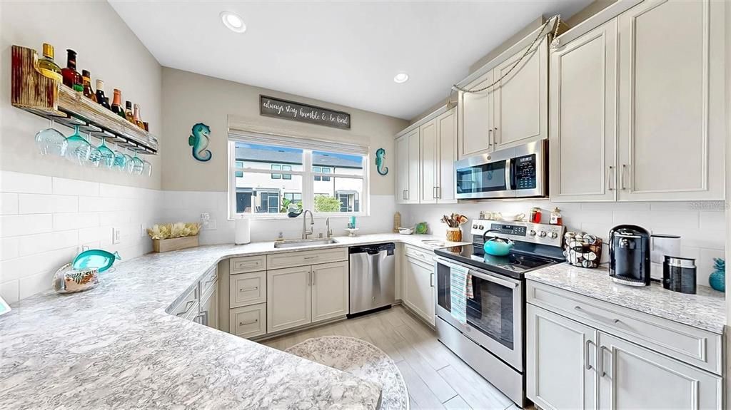 For Rent: $2,300 (3 beds, 2 baths, 1908 Square Feet)