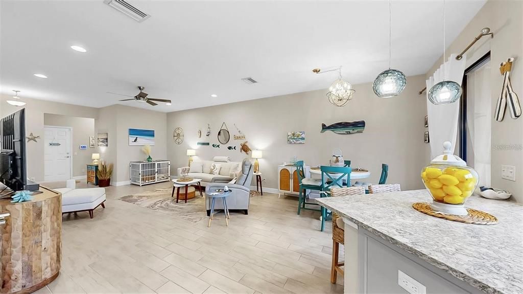 For Rent: $2,300 (3 beds, 2 baths, 1908 Square Feet)