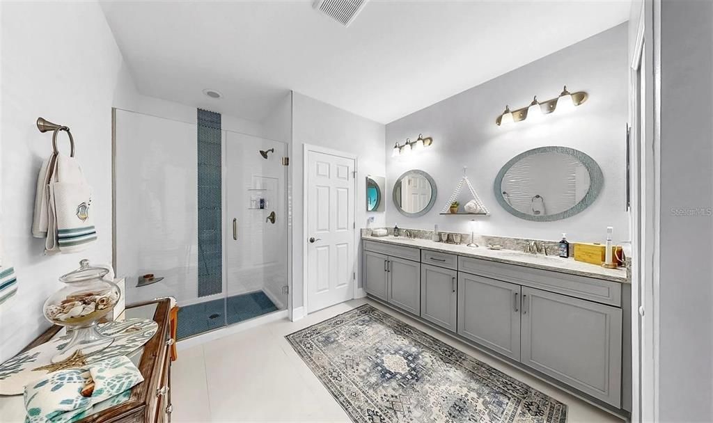 For Rent: $2,300 (3 beds, 2 baths, 1908 Square Feet)