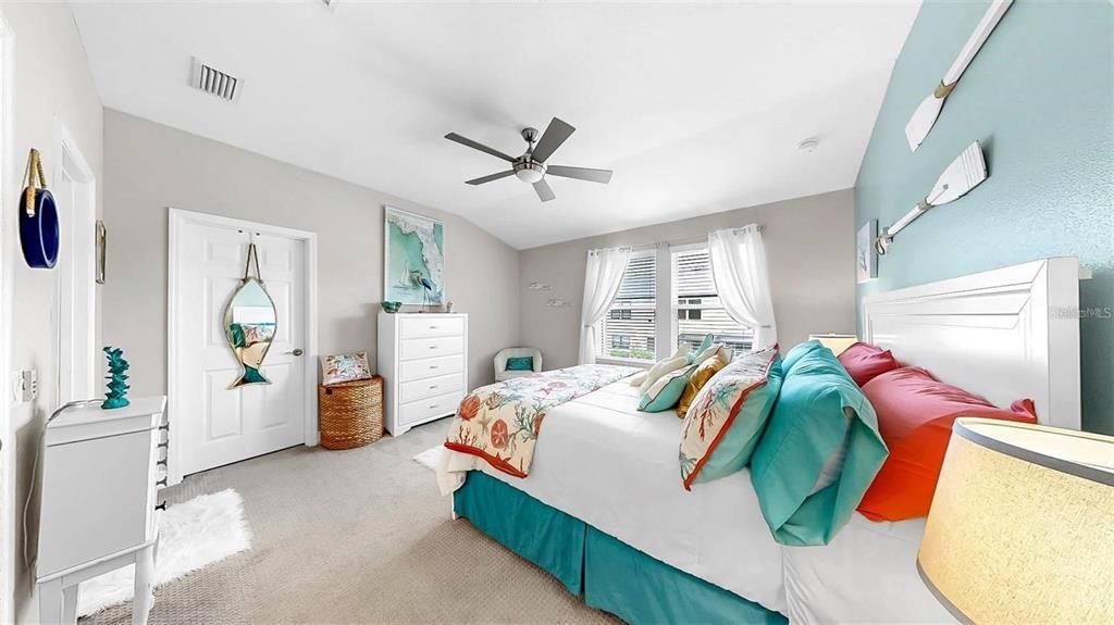 For Rent: $2,300 (3 beds, 2 baths, 1908 Square Feet)