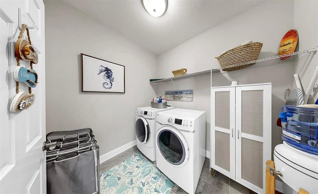 For Rent: $2,300 (3 beds, 2 baths, 1908 Square Feet)