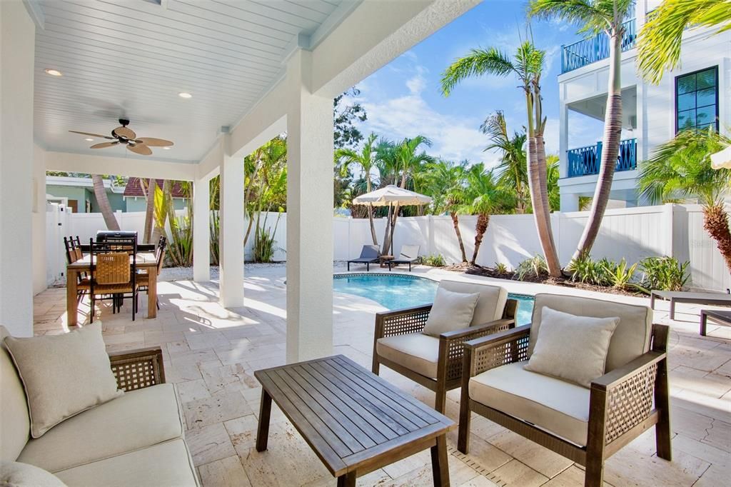 For Sale: $1,750,000 (2 beds, 2 baths, 1109 Square Feet)