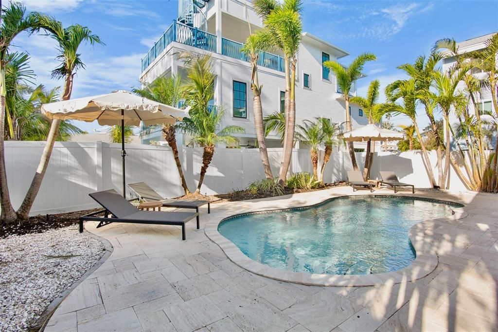 For Sale: $1,750,000 (2 beds, 2 baths, 1109 Square Feet)