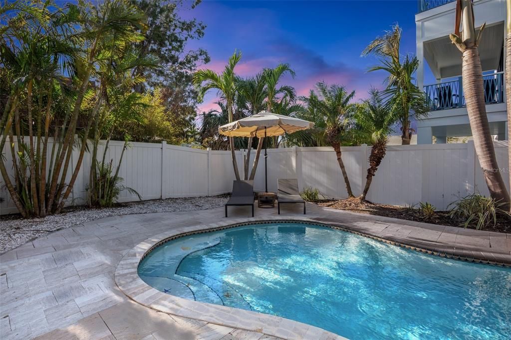 For Sale: $1,750,000 (2 beds, 2 baths, 1109 Square Feet)