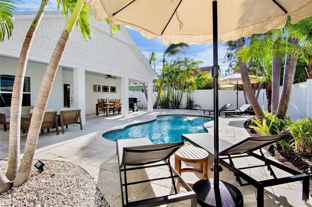 For Sale: $1,750,000 (2 beds, 2 baths, 1109 Square Feet)