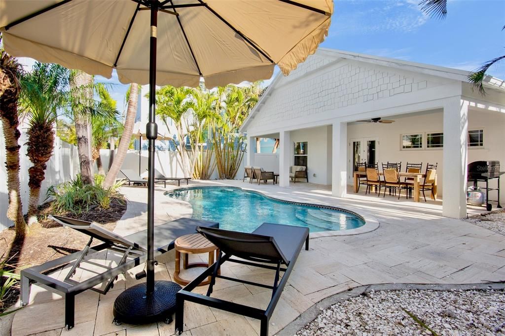 For Sale: $1,750,000 (2 beds, 2 baths, 1109 Square Feet)