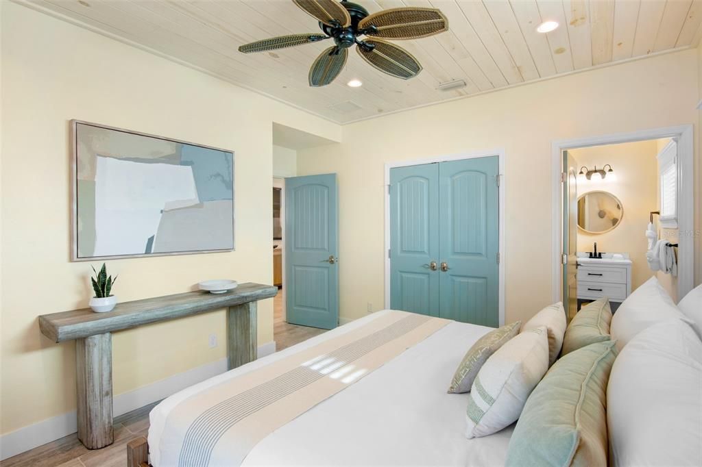 For Sale: $1,750,000 (2 beds, 2 baths, 1109 Square Feet)