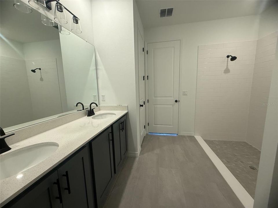 待售: $439,990 (4 贝兹, 2 浴室, 1903 平方英尺)