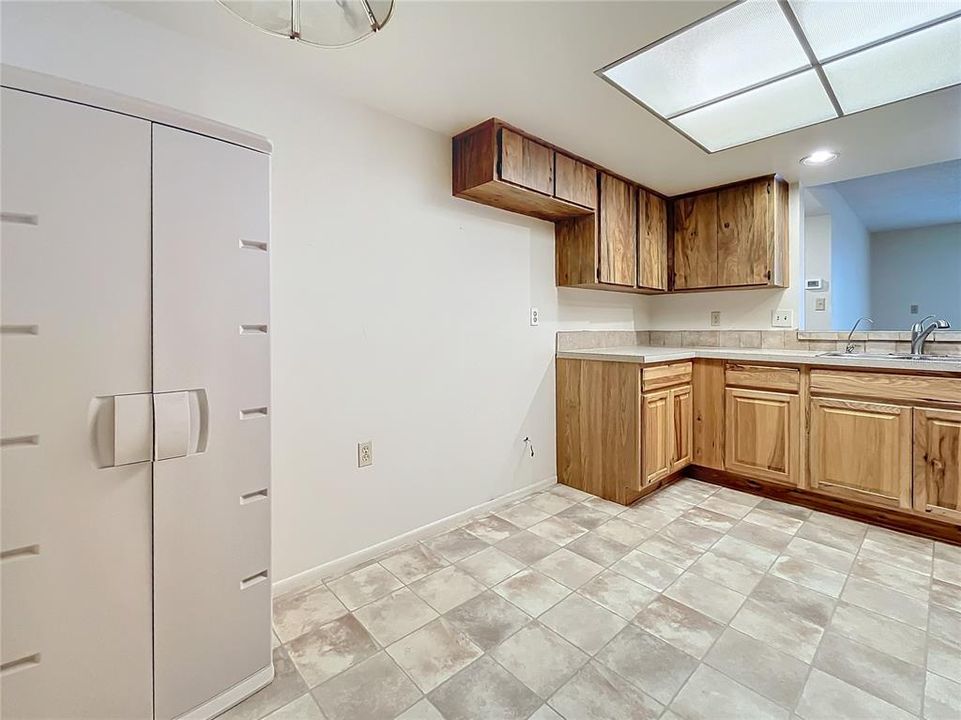 待售: $149,900 (3 贝兹, 2 浴室, 1385 平方英尺)