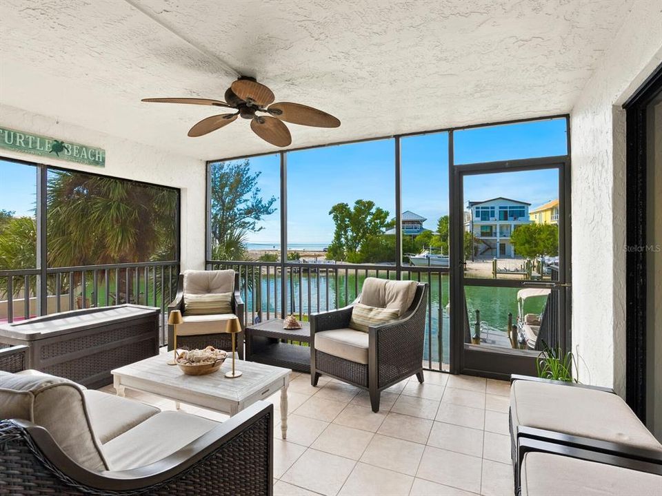 For Sale: $789,000 (2 beds, 2 baths, 1223 Square Feet)