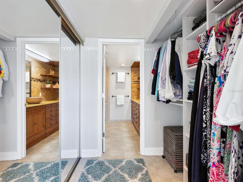 For Sale: $789,000 (2 beds, 2 baths, 1223 Square Feet)