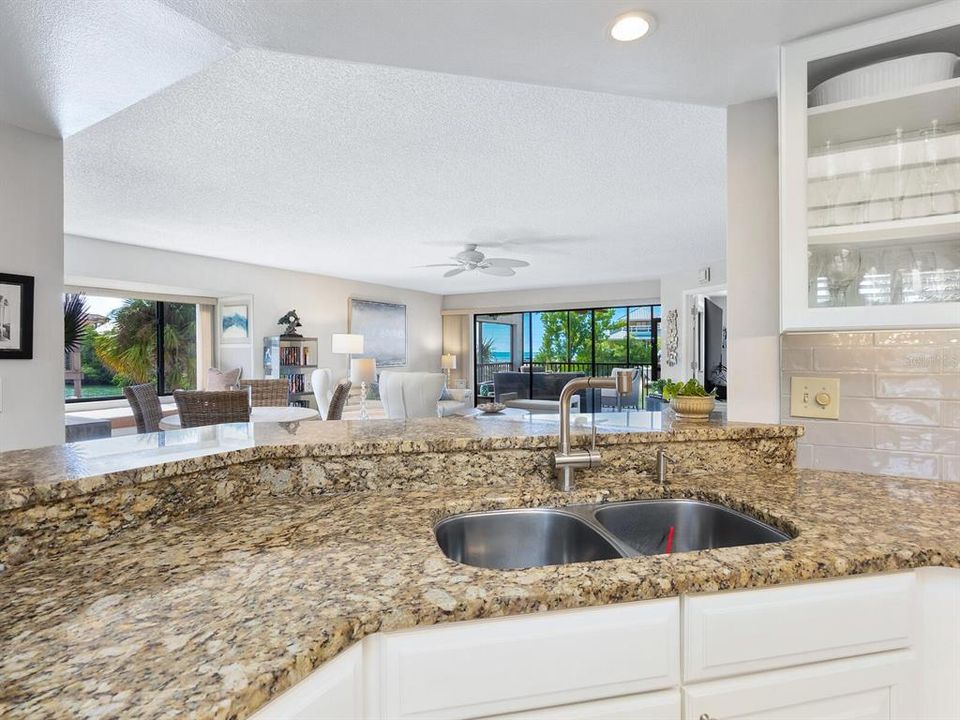 For Sale: $789,000 (2 beds, 2 baths, 1223 Square Feet)