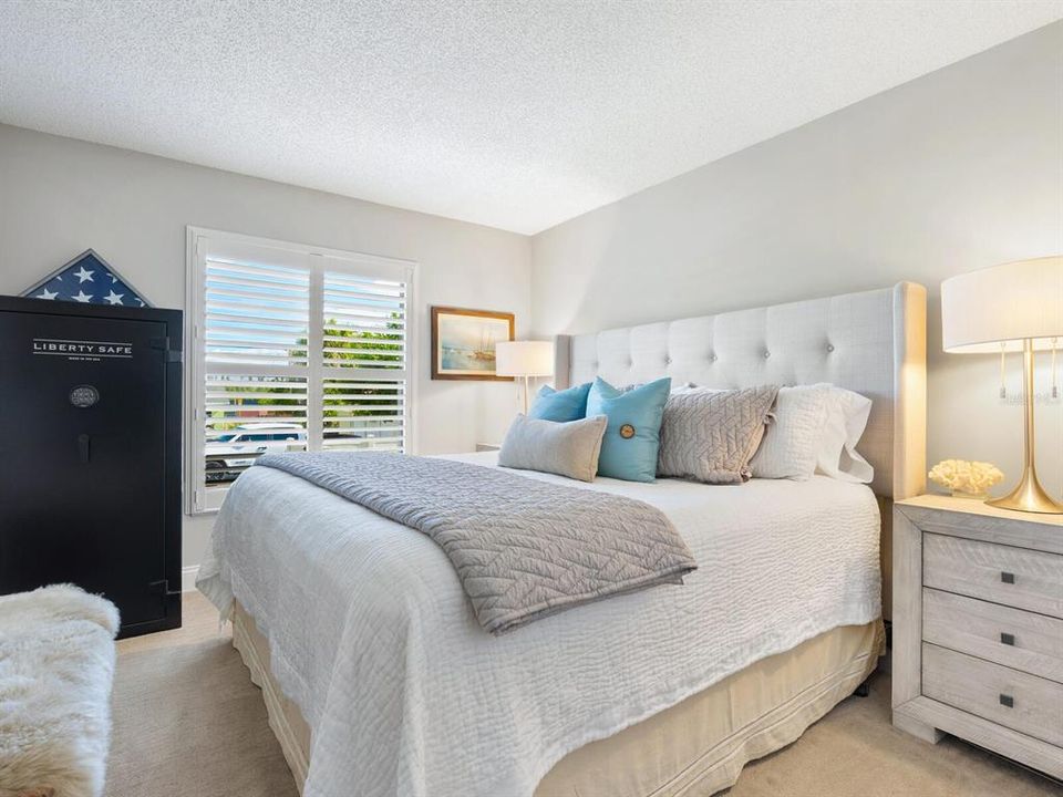 For Sale: $789,000 (2 beds, 2 baths, 1223 Square Feet)