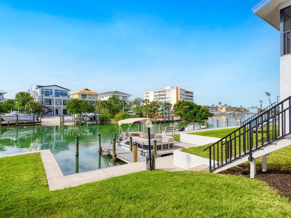 For Sale: $789,000 (2 beds, 2 baths, 1223 Square Feet)