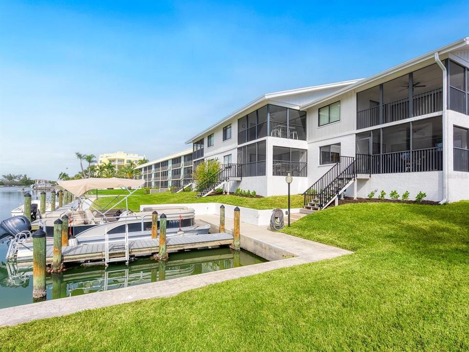 For Sale: $789,000 (2 beds, 2 baths, 1223 Square Feet)